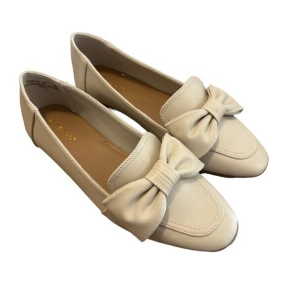 Bamboo Yuppie Slip On Faux Leather Classic Loafer Shoe With Bow in Ivory - Picture 2 of 8